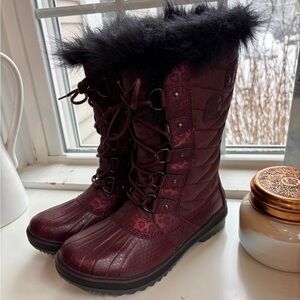 Sorel Tofino II waterproof winter boots, New, burgundy, size 7.5